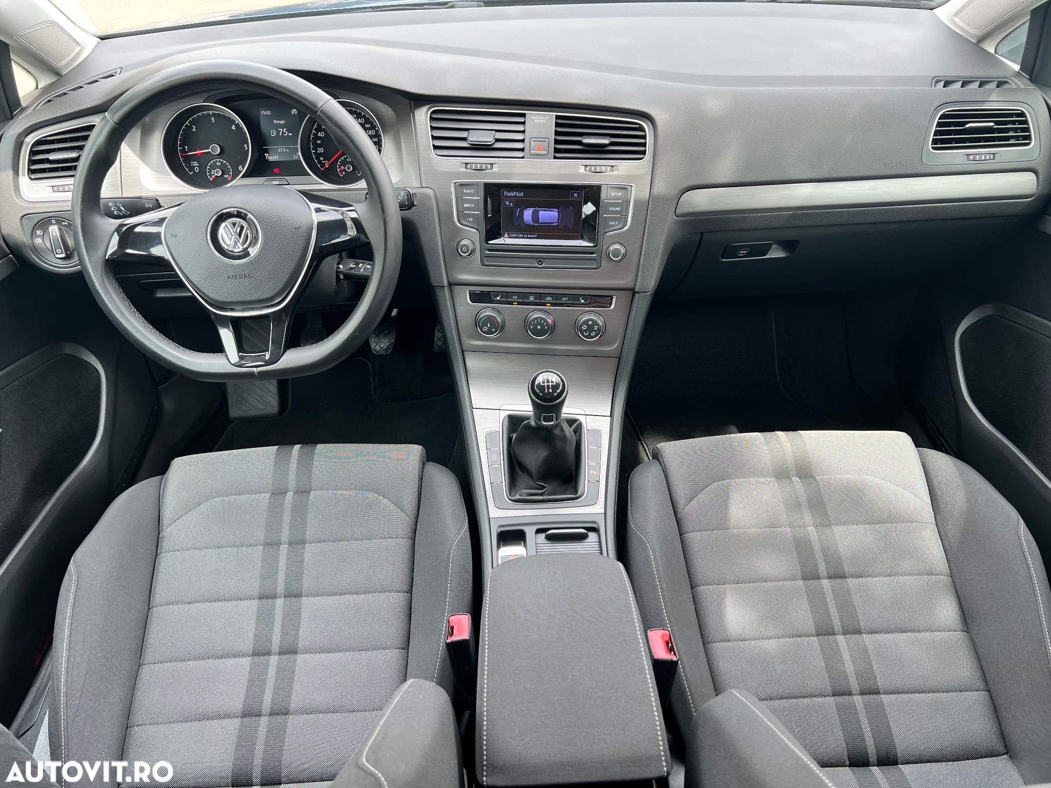 Volkswagen Golf 1.6 TDI BMT Comfortline - 4