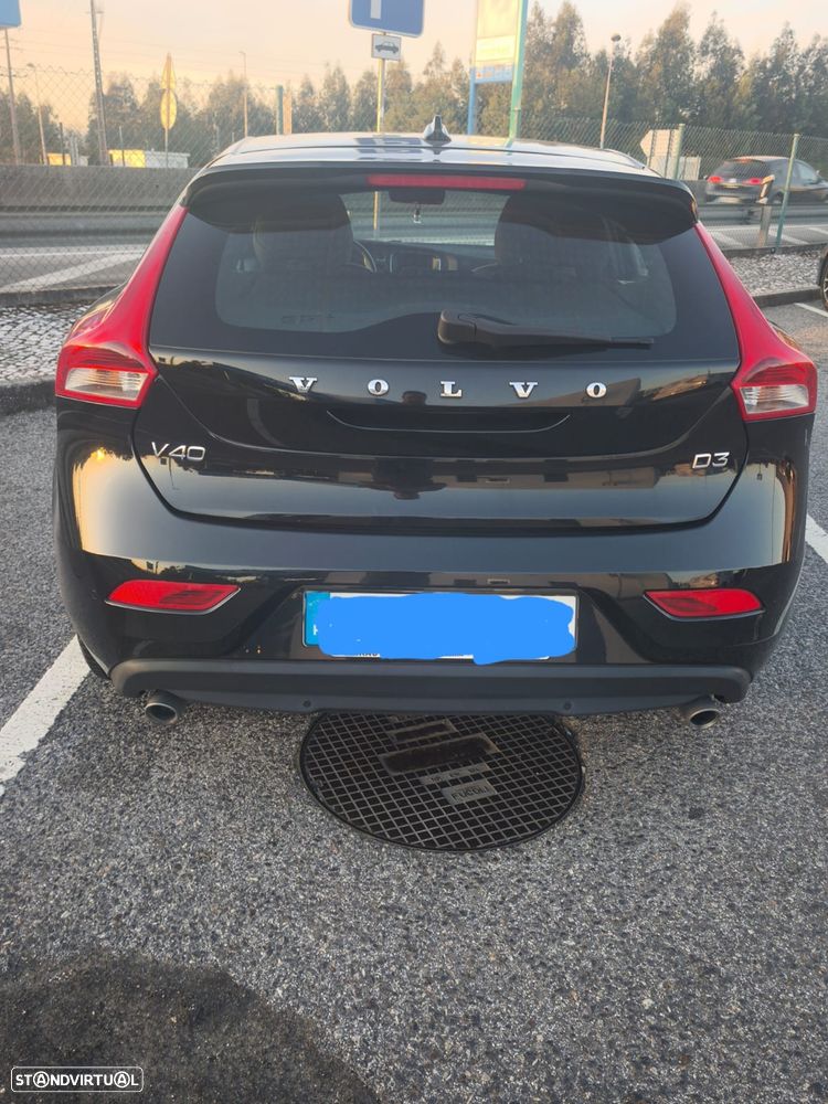 Volvo V40 2.0 D3 Momentum Geartronic - 2