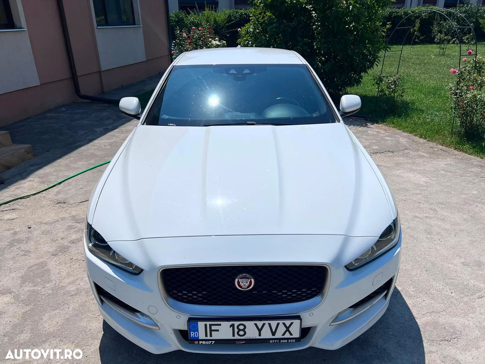 Jaguar XE 2.0 AWD R-Sport - 5