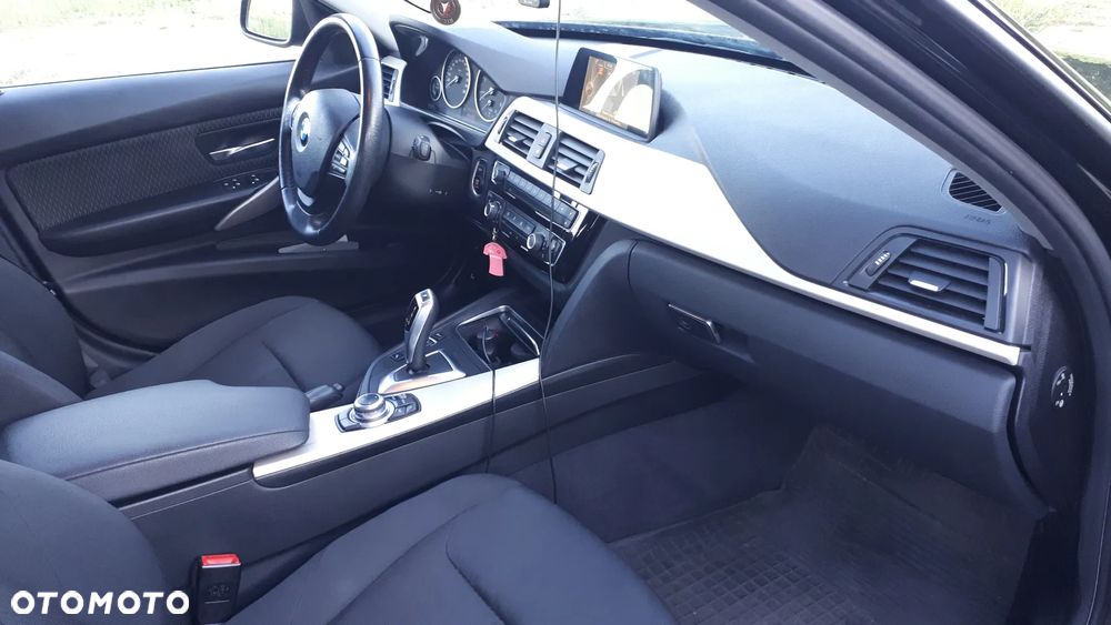 BMW Seria 3 320d - 15