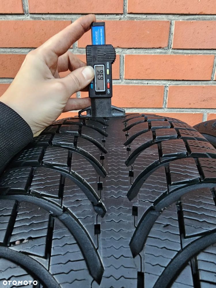 (A11) 235/65R17 108H XL 6,4mm / Michelin Latitude Alpin LA2 - 4