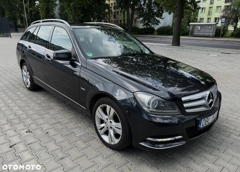 Mercedes-Benz Klasa C 220 CDI DPF (BlueEFFICIENCY) 7G-TRONIC Avantgarde - 7