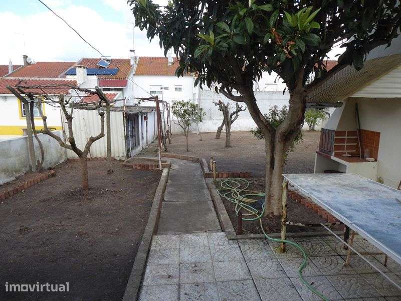 Moradia no centro de Vendas Novas, pronta a habitar - Grande imagem: 3/12