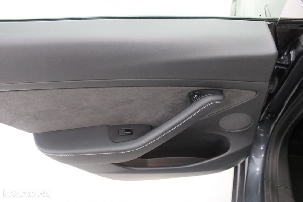 Tesla Model 3 Long-Range Dual Motor AWD - 13