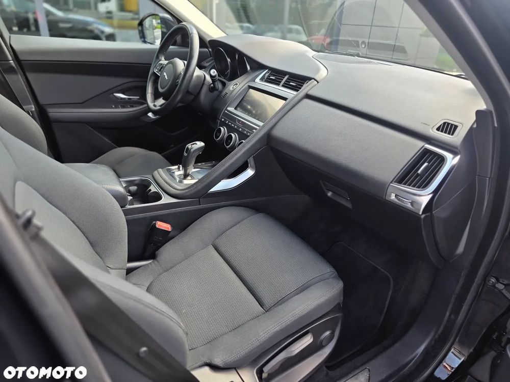 Jaguar E-Pace 2.0 i4P AWD R-Dynamic SE - 17