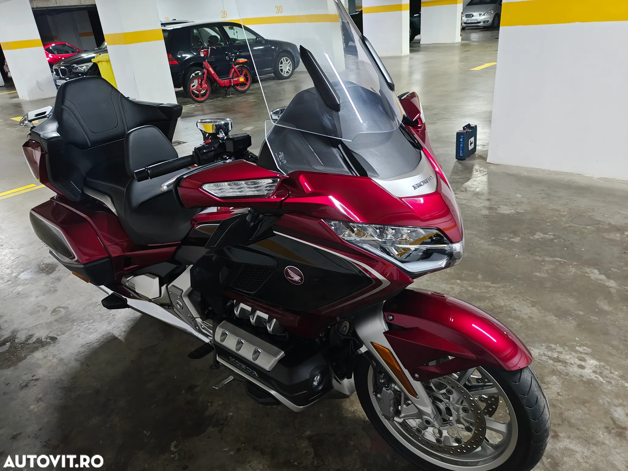 Honda GL 1800 Gold Wing - 13