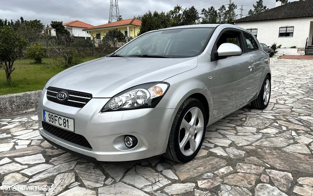 Kia Ceed S Coupé 1.6 CRDi TX - 2