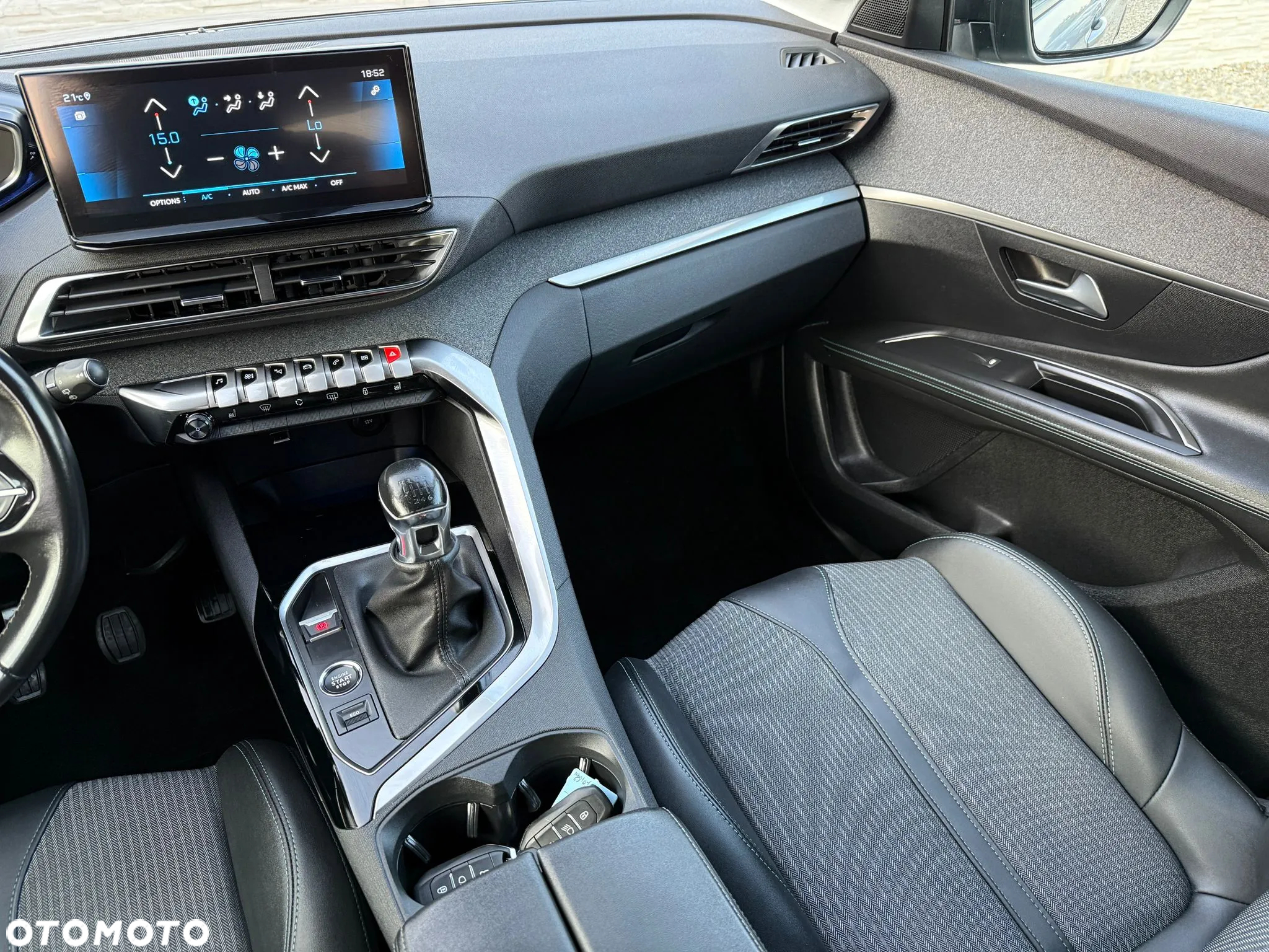 Peugeot 3008 PureTech 130 Stop & Start GPF Allure Pack - 27