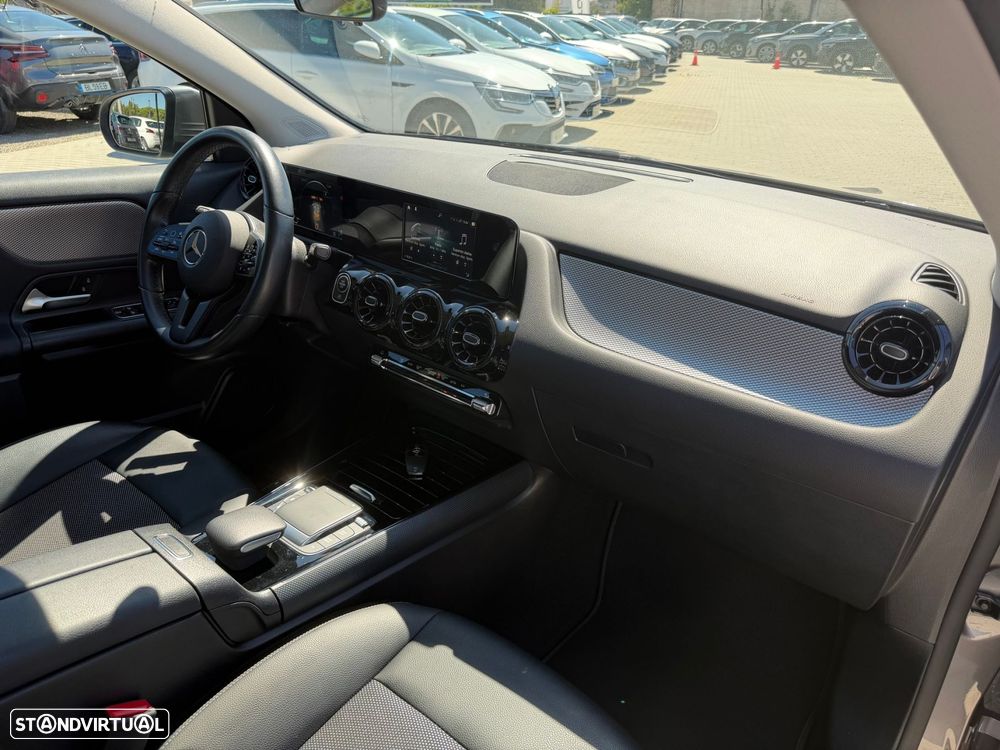 Mercedes-Benz GLA 180 d - 8