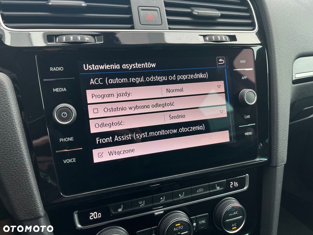 Volkswagen Golf Variant 1.5 TSI BMT Evo Highline DSG - 28