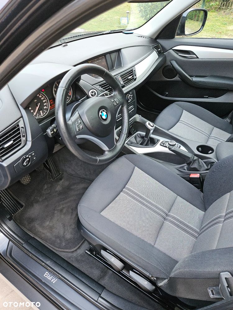 BMW X1 sDrive18i Sport Line - 11