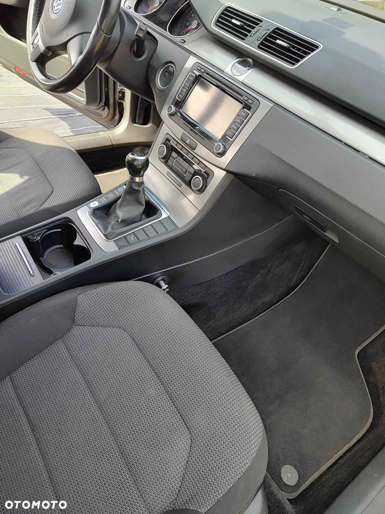 Volkswagen Passat 1.8 TSI Comfortline - 11