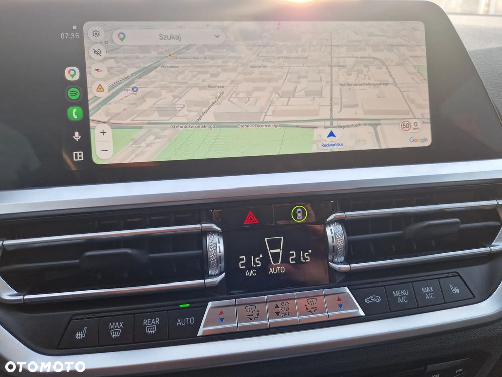 BMW Seria 3 330i xDrive M Sport sport - 33