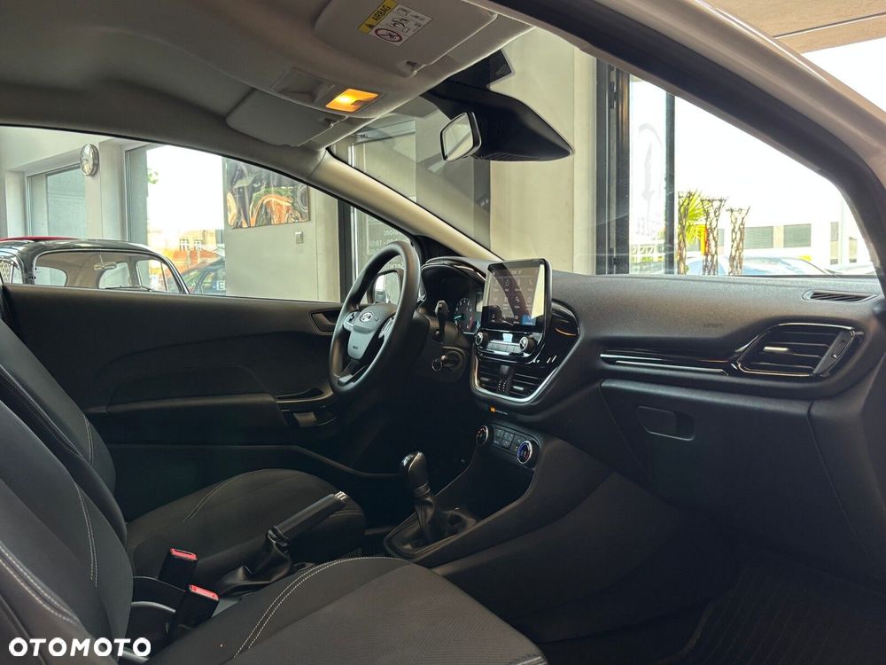 Ford Fiesta - 25