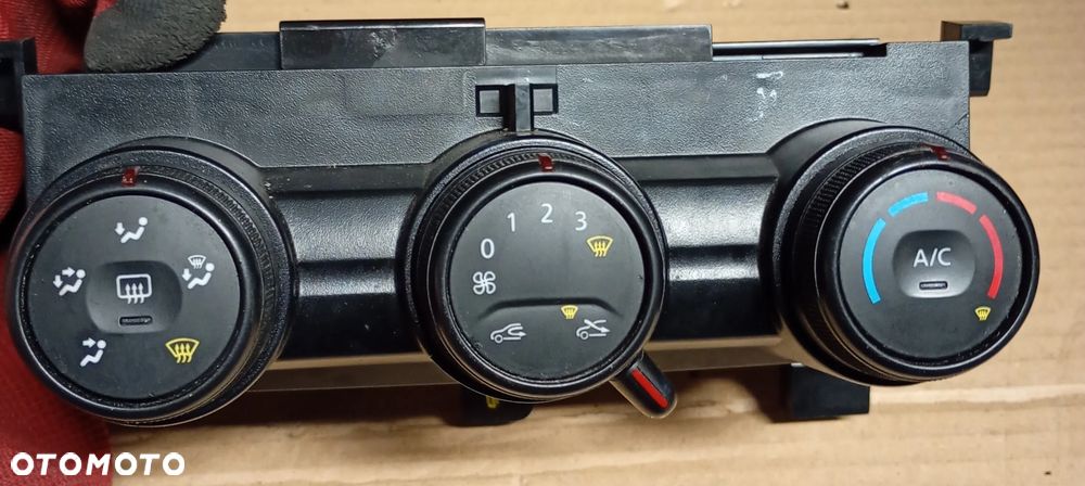 PANEL STEROWANIA NAWIEWU KLIMATYZACJI DACIA DUSTER II T20954B - 1