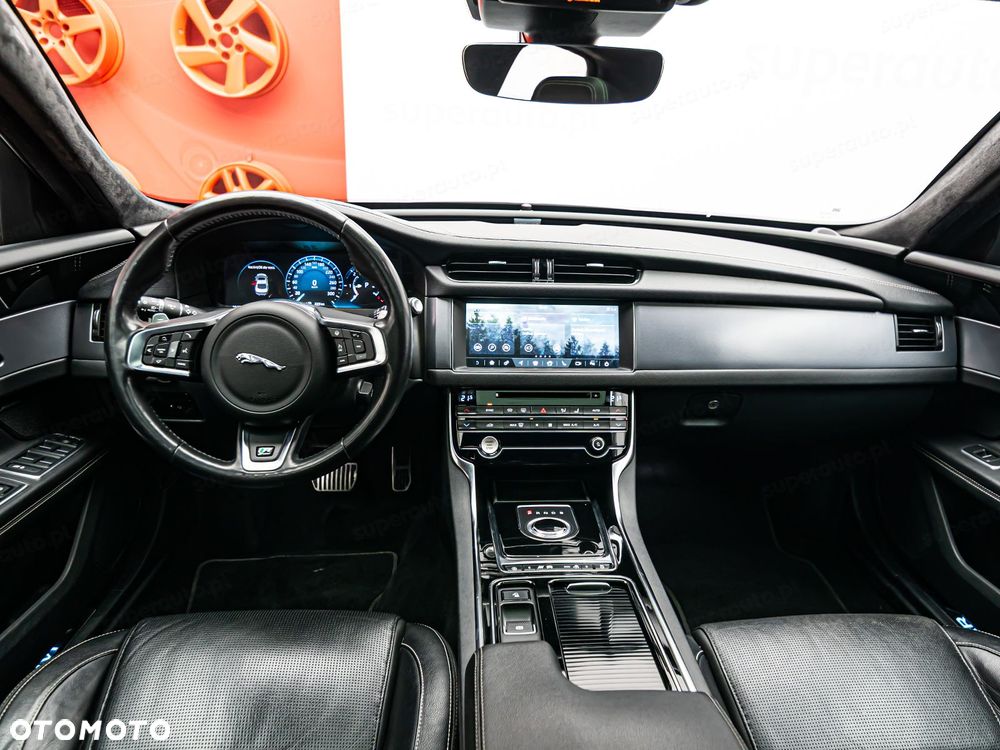 Jaguar XF 2.0 i4D AWD R-Sport - 14