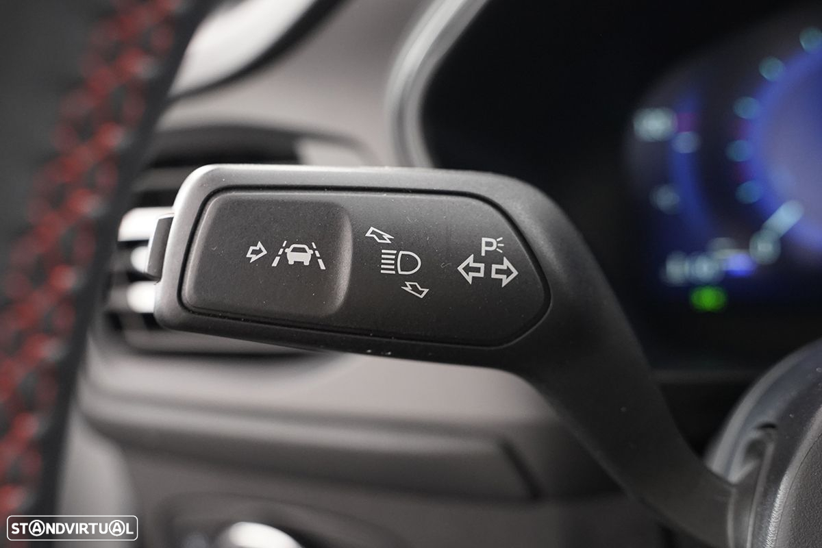 Ford Focus 1.0 EcoBoost MHEV ST-Line X - 14