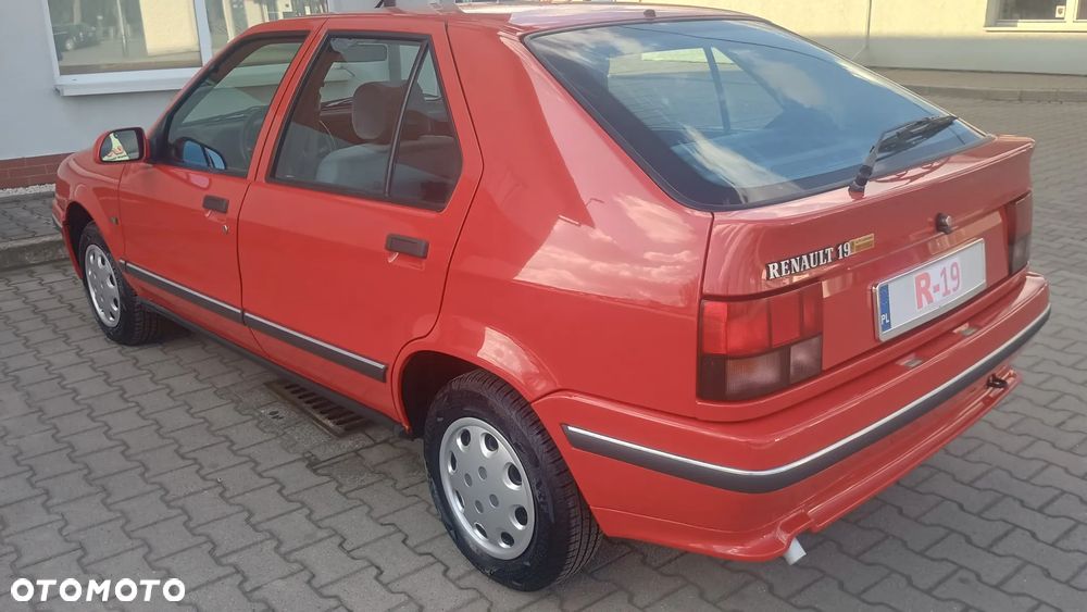 Renault 19 - 4