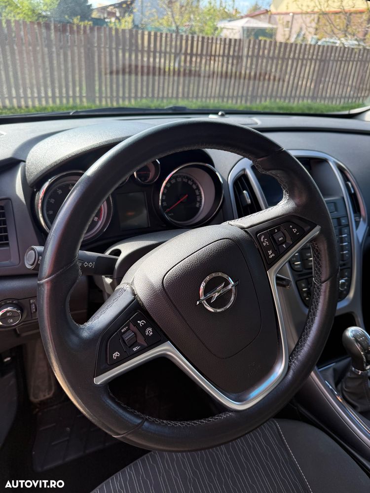 Opel Astra 1.4 Turbo ECOTEC Enjoy - 4