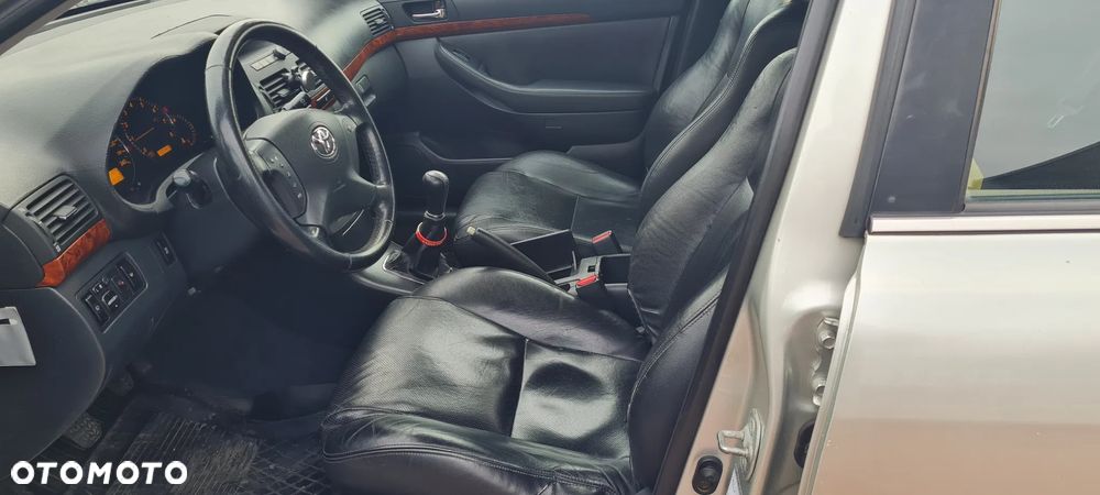 Toyota Avensis 2.0 VVT-i Prestige - 17