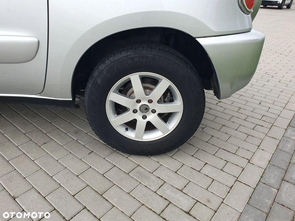 Toyota RAV4 4x4 - 13