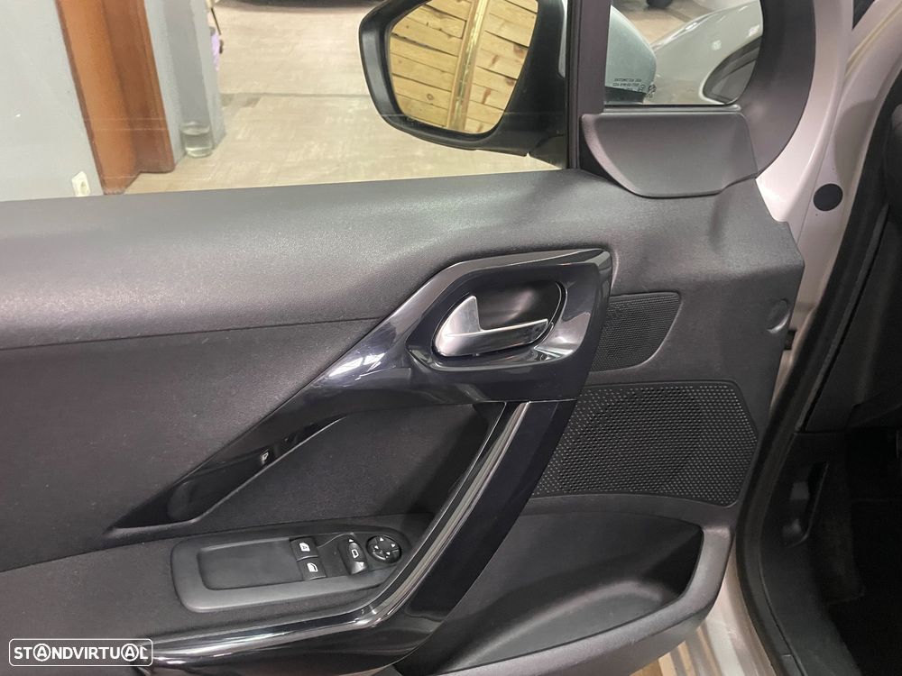 Peugeot 208 PureTech 82 Active - 9