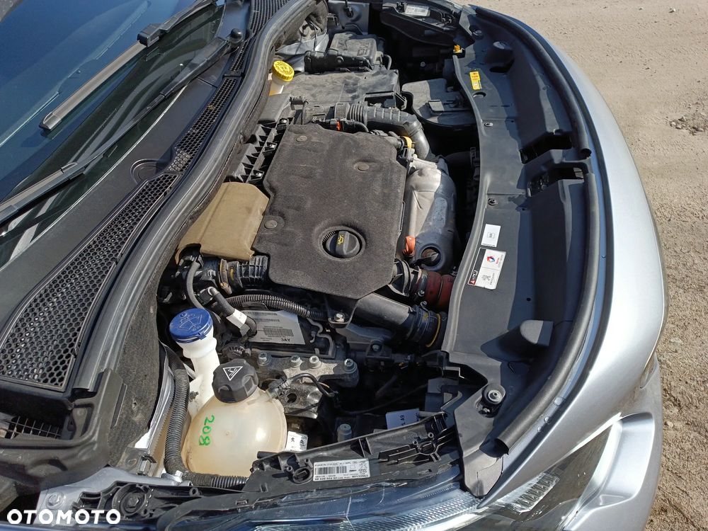 Peugeot 2008 BlueHDi 100 STOP & START Allure - 14