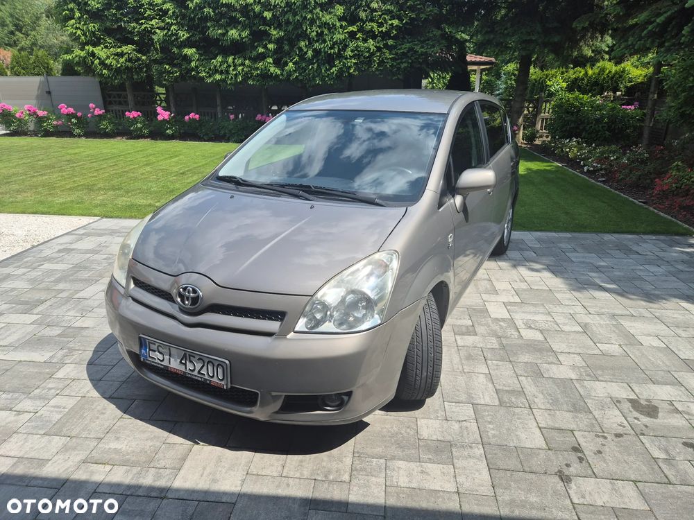 Toyota Corolla Verso 2.0 D-4D - 1