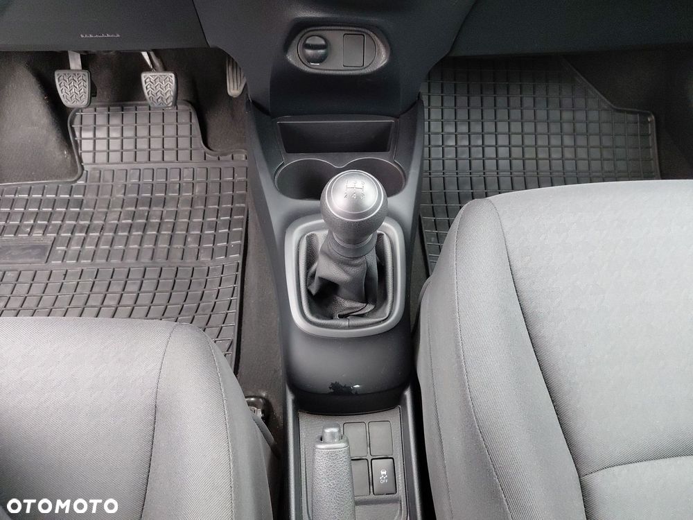 Toyota Yaris - 24