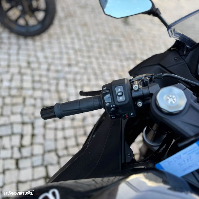 Kawasaki ZXR 600 - 12