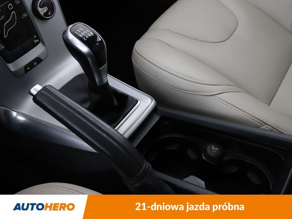 Volvo V40 - 23