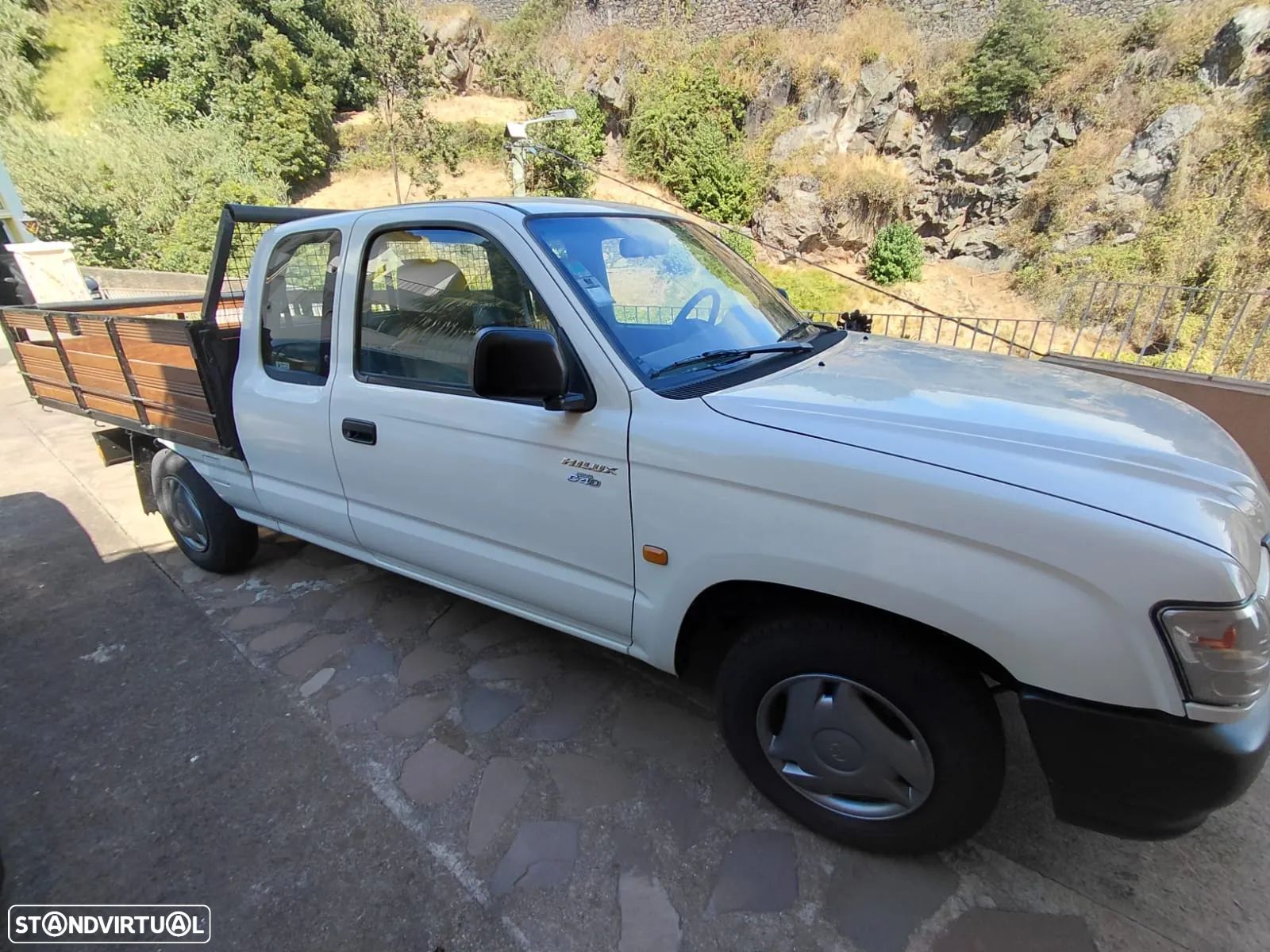 Toyota Hilux 2.5 D4-D CE CM 4L - 1