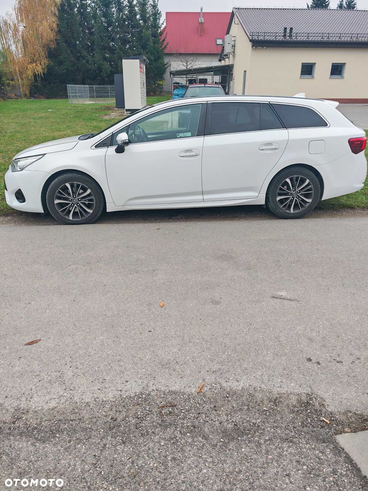 Toyota Avensis 2016 photo 3
