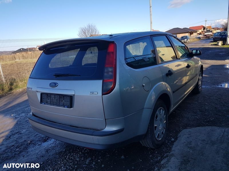 Dezmembram Ford Focus 1.6 HDI - 2