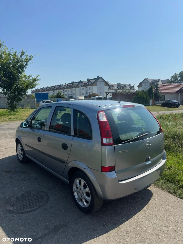 Opel Meriva - 11