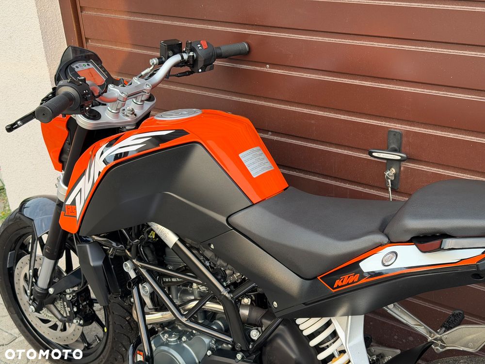 KTM Duke 125 - 22