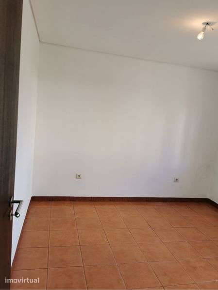 T2 com Logradouro Privativo em Real, Vila Meã – Amarante - Grande imagem: 4/8
