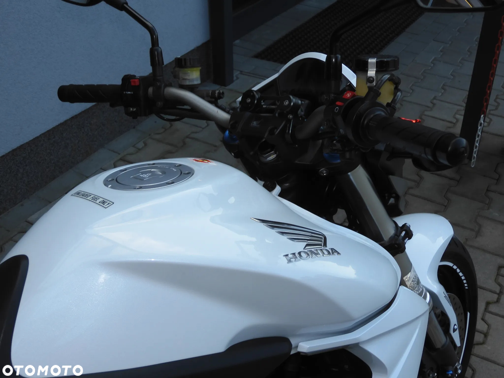 Honda CB - 12