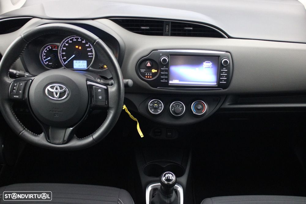 Toyota Yaris 1.0 VVT-i Comfort — fotografia 8