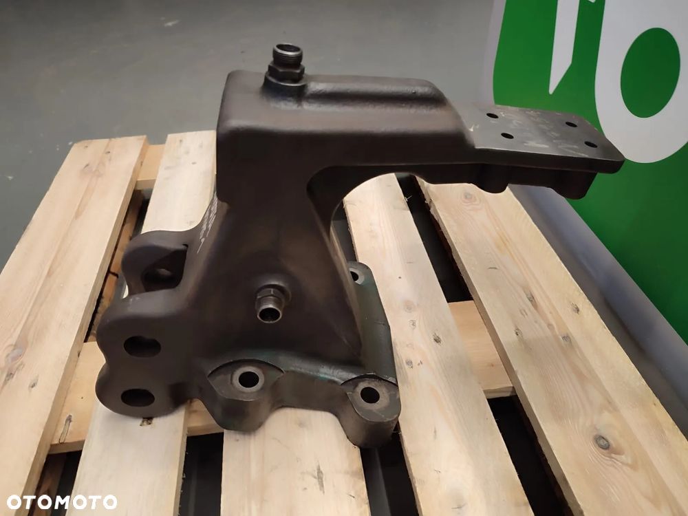 Zaczep łącznika V214711 3J02950071 KUBOTA M7151 - 3