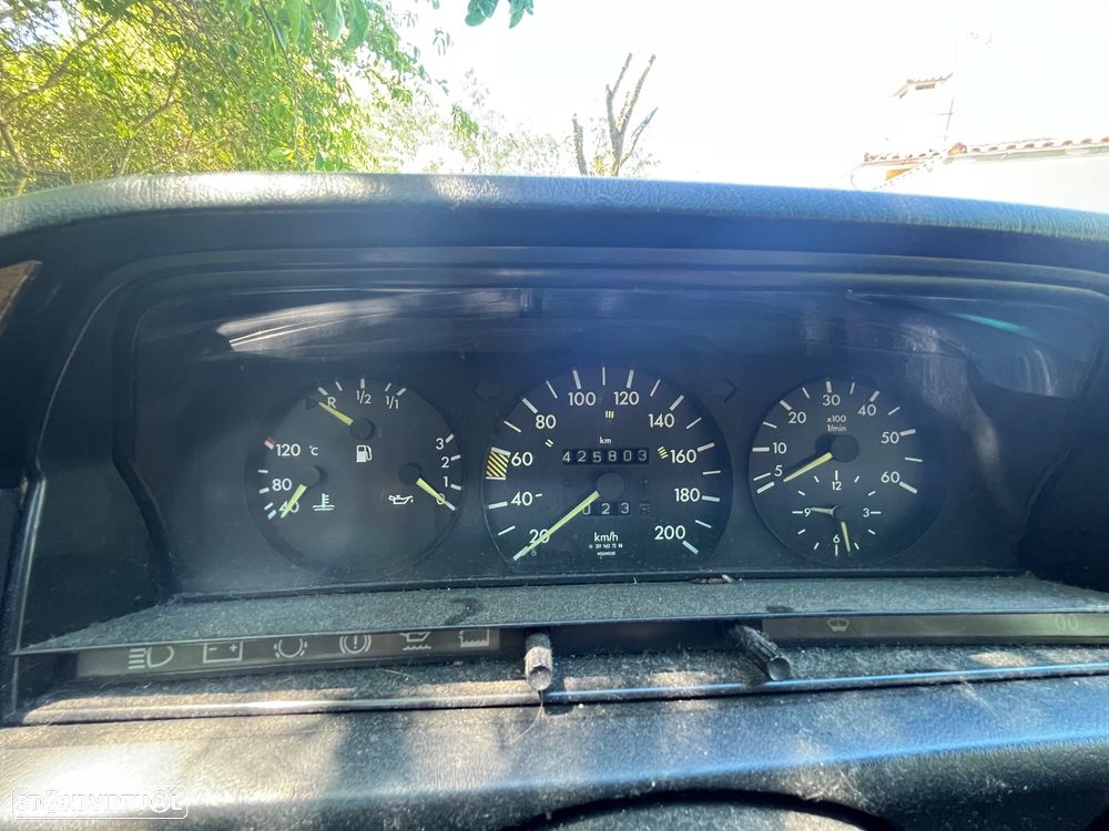 Mercedes-Benz W201 (1982-1993) 190 D 2.5 - 8