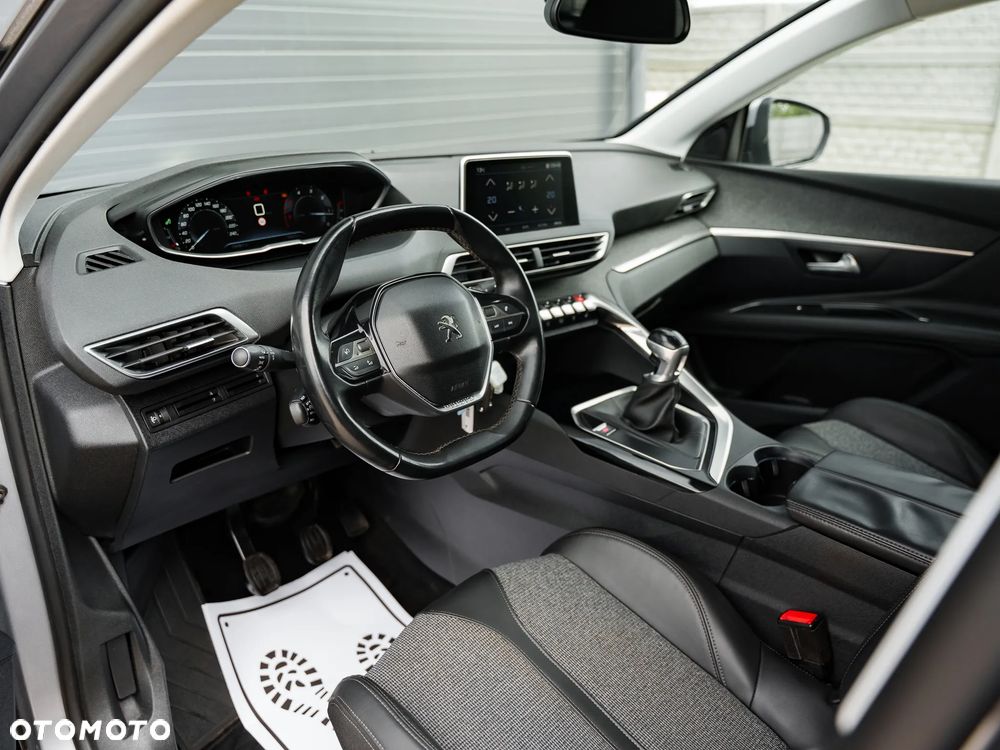 Peugeot 3008 1.5 BlueHDi Allure S&S - 15