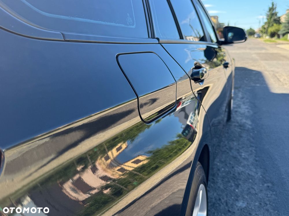 BMW Seria 3 318d - 30