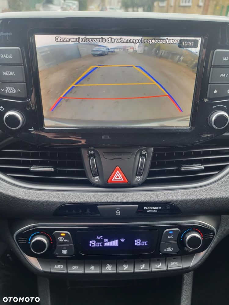 Hyundai i30 blue Kombi 1.6 CRDi YES Gold - 12