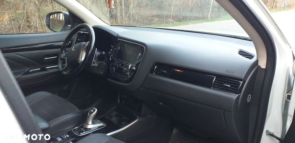 Mitsubishi Outlander ver-phev-intense-plus - 13