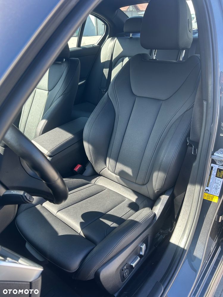 BMW Seria 3 330i M Sport sport - 16