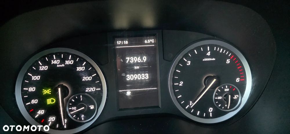 Mercedes-Benz VITO - 26