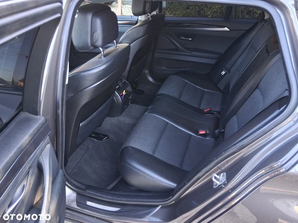 BMW Seria 5 520d Touring Sport-Aut - 14
