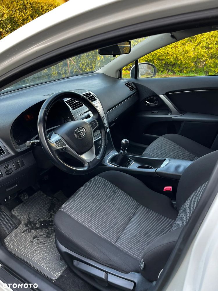 Toyota Avensis 2.0 D-4D Active - 19
