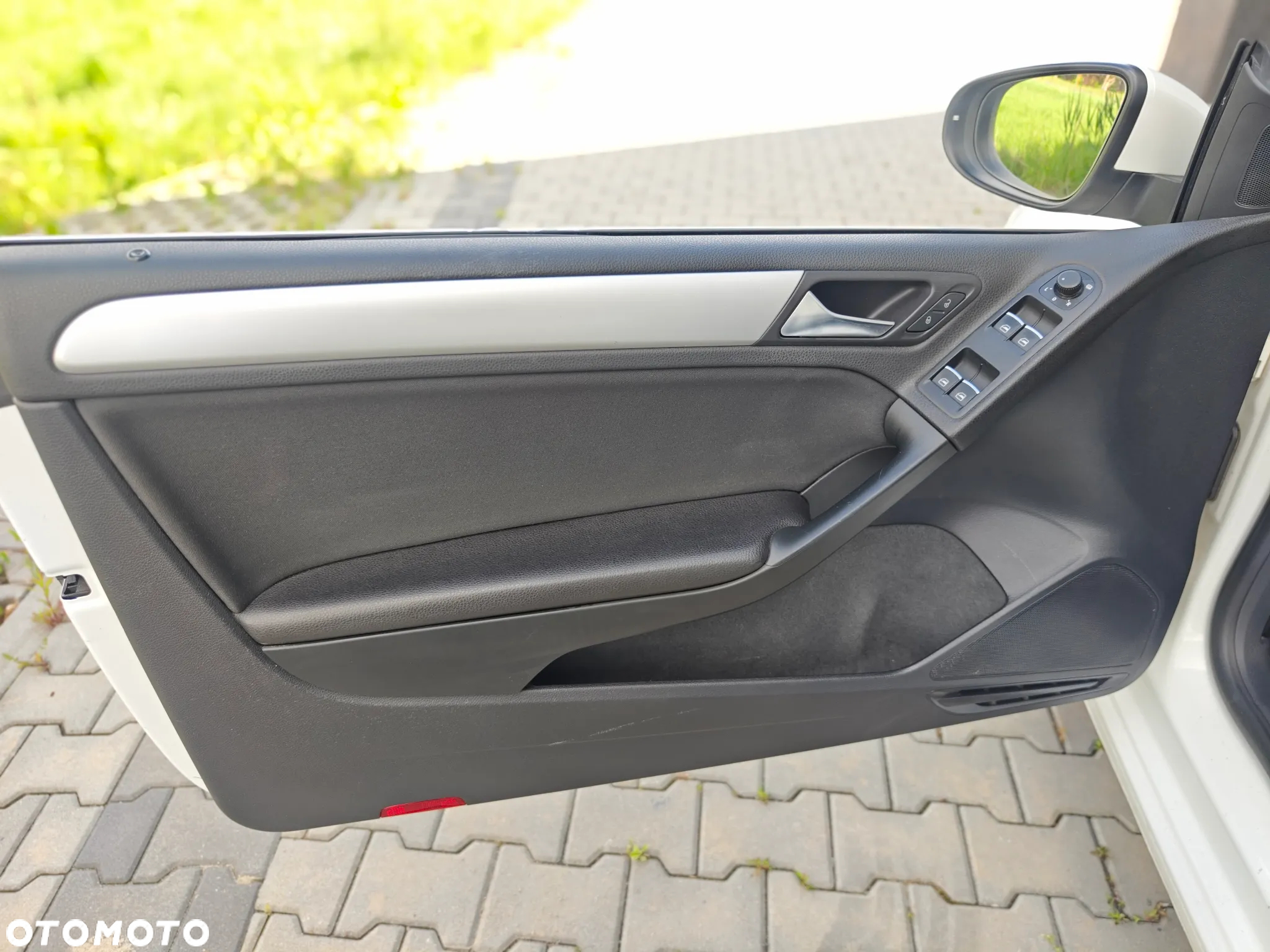 Volkswagen Golf Cabrio 1.2 TSI BlueMotion Technology Exclusive - 6